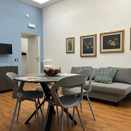 Mnc House * روما